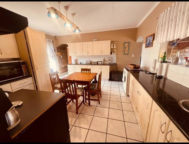 3 BEDROOM HOUSE FOR SALE IN NINAPARK